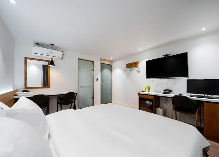 Jamsil Noblestay Hotel 2*