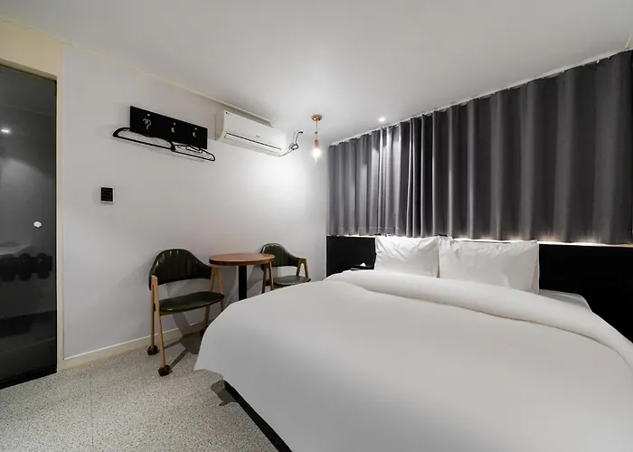 Jamsil Noblestay Hotel 2*